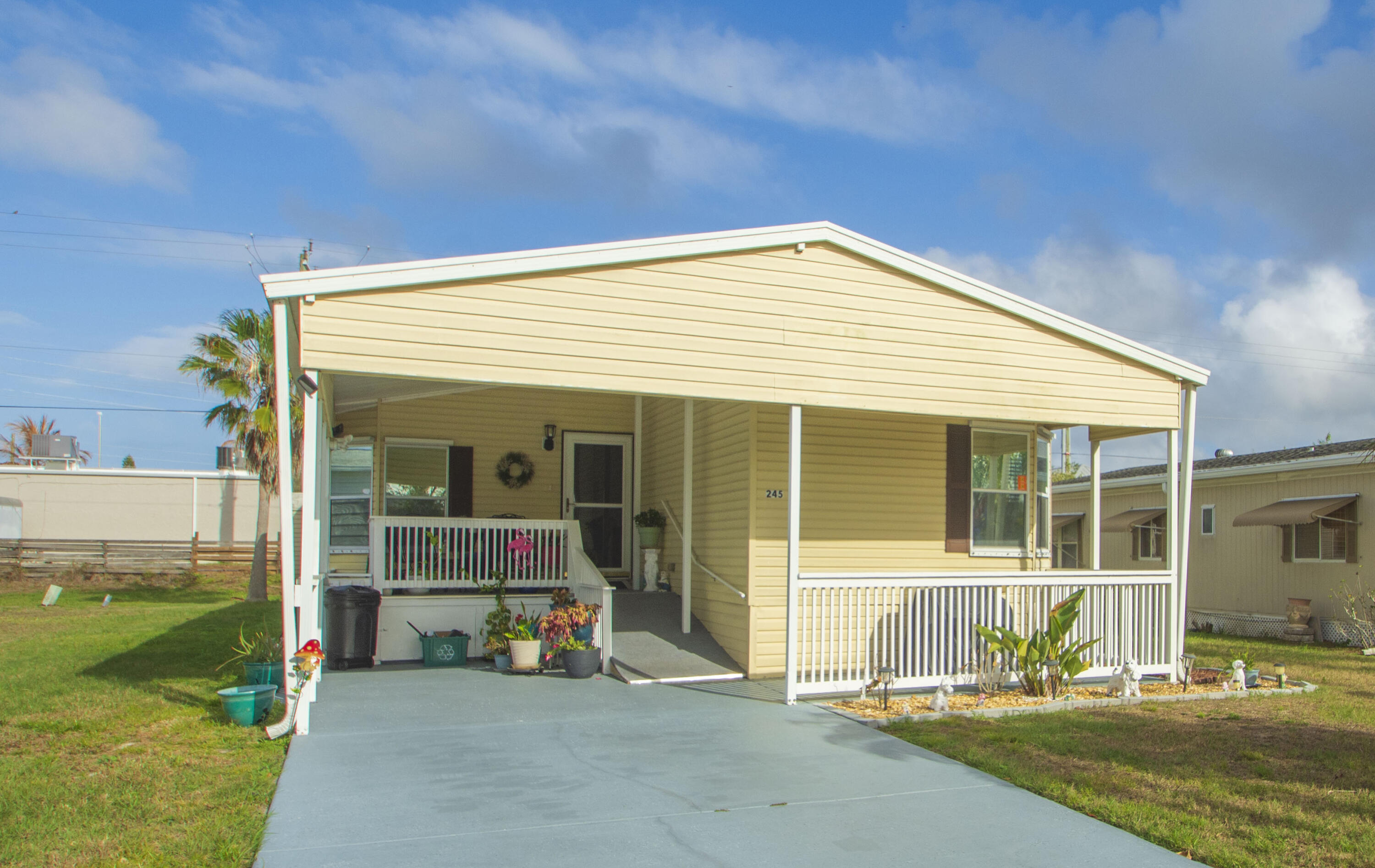 Spanish Lakes Riverfront - Residential