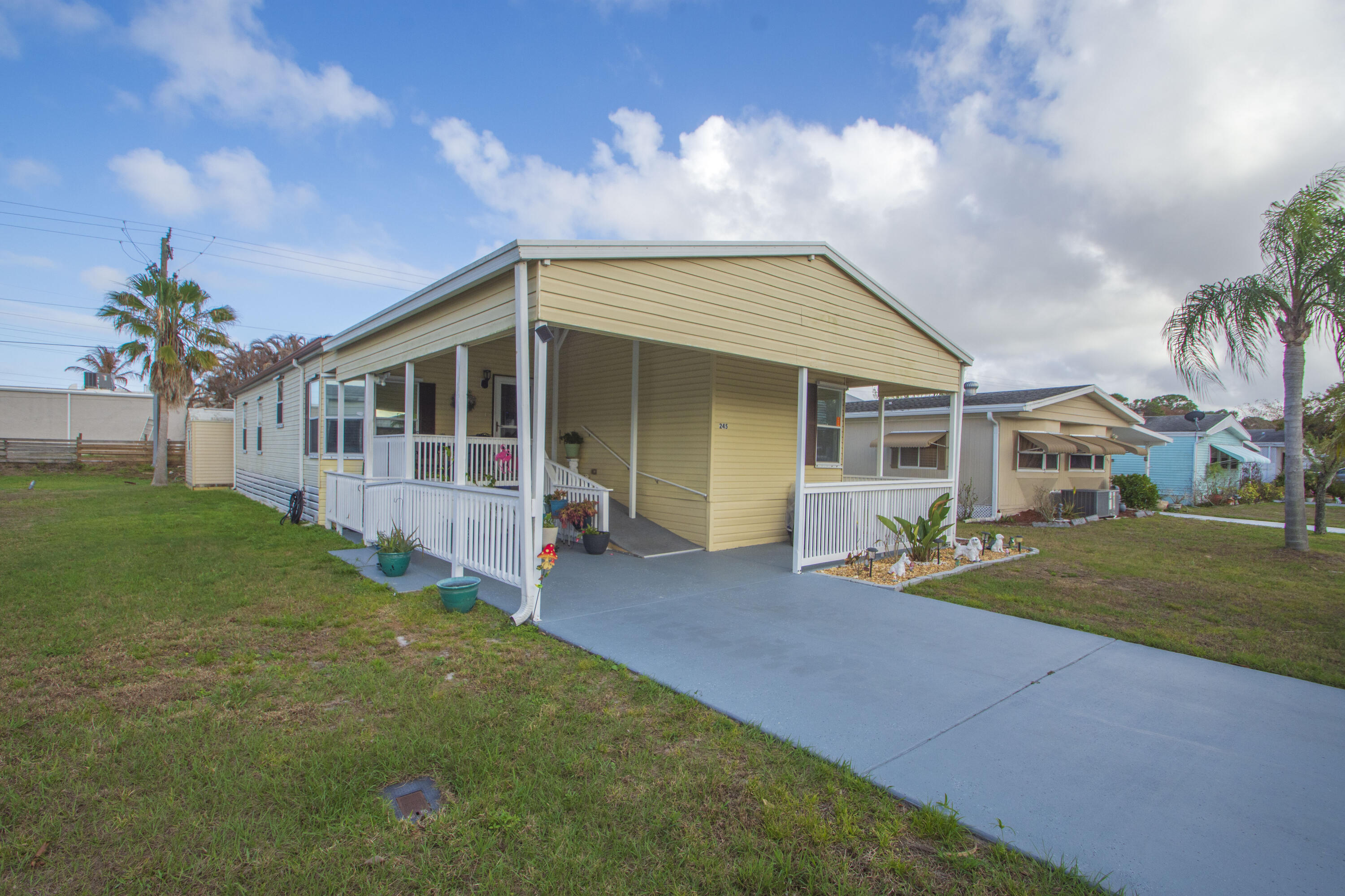 Spanish Lakes Riverfront - Residential