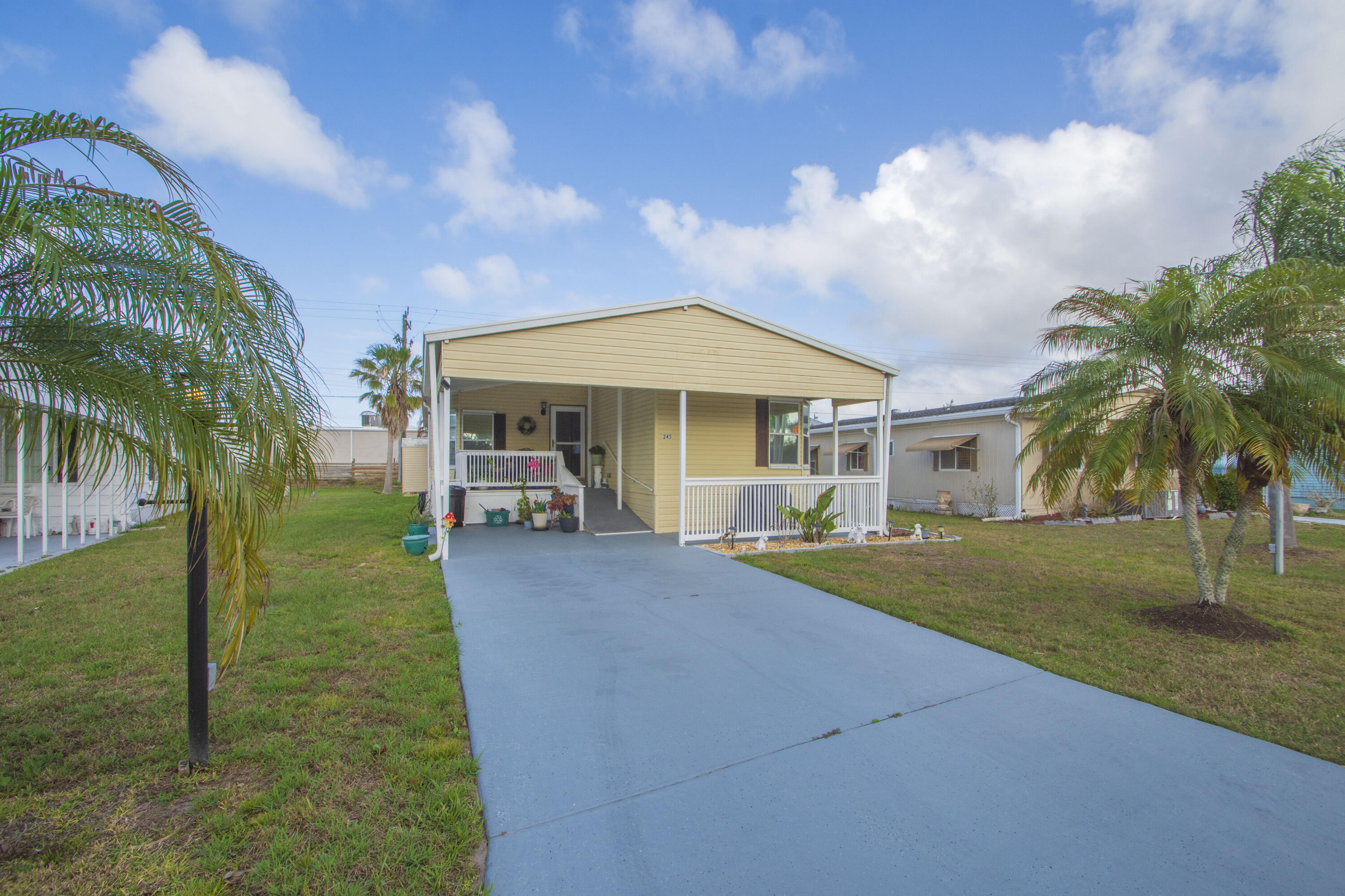 Spanish Lakes Riverfront - Residential