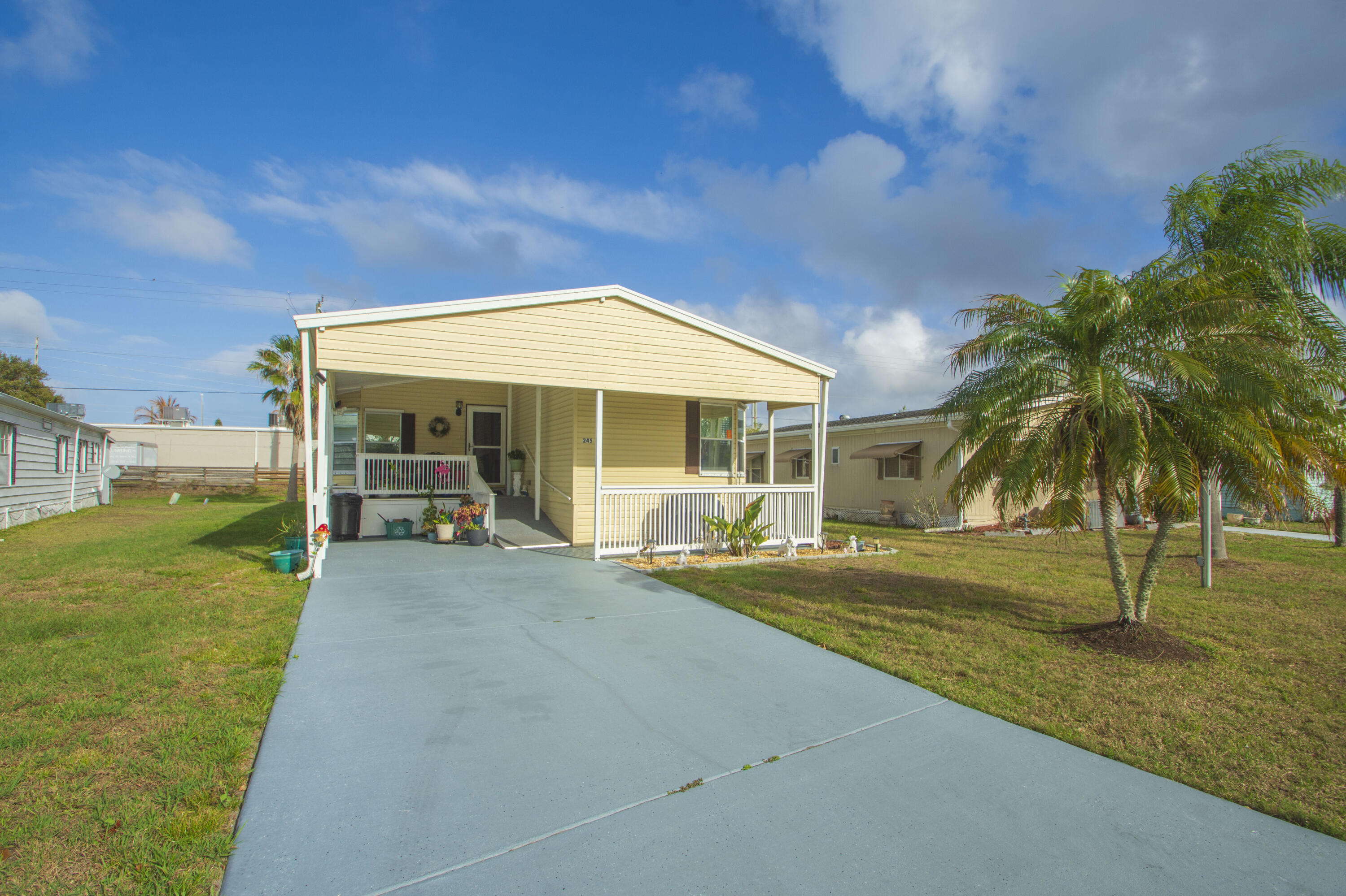 Spanish Lakes Riverfront - Residential