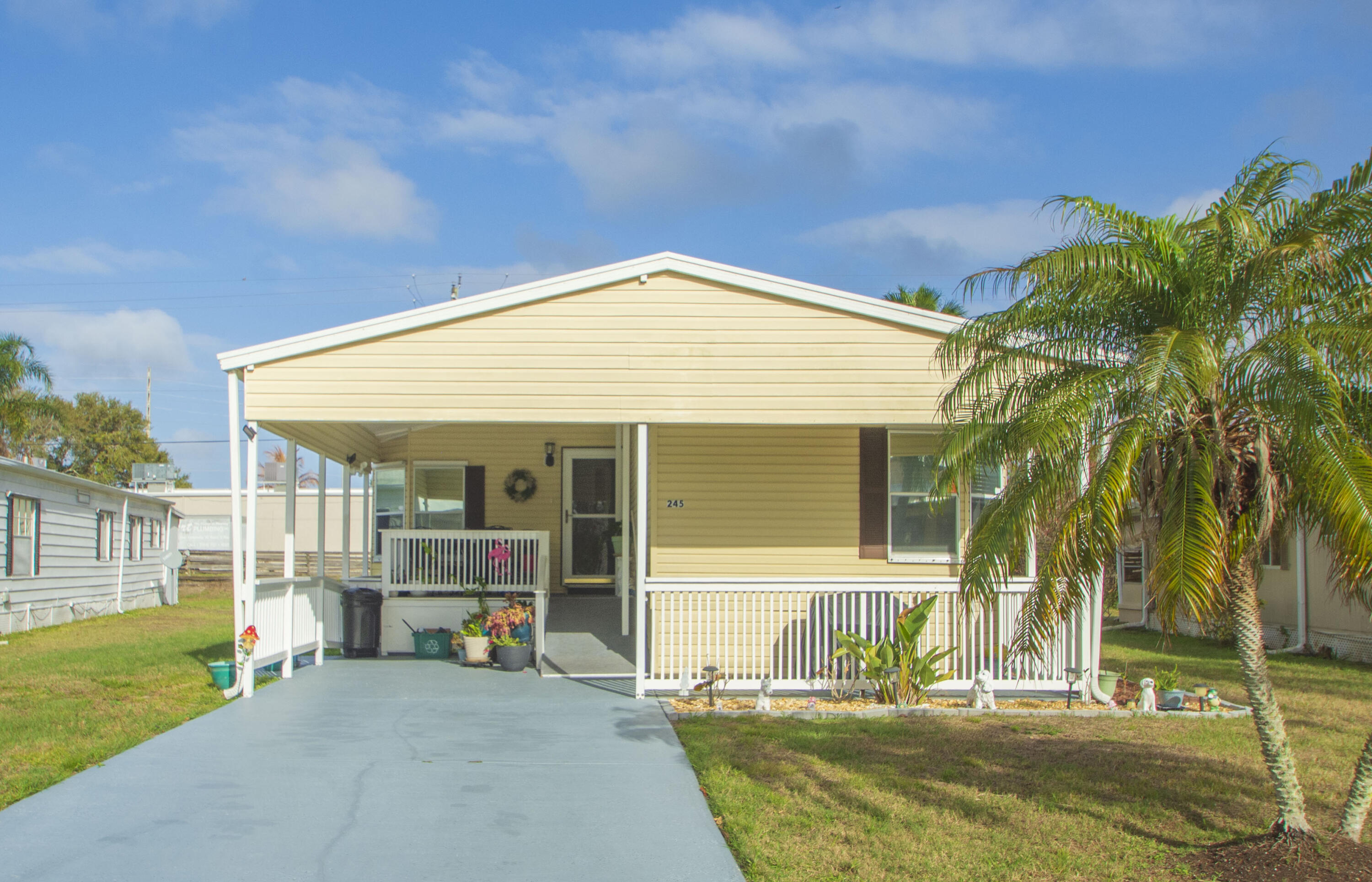 Spanish Lakes Riverfront - Residential