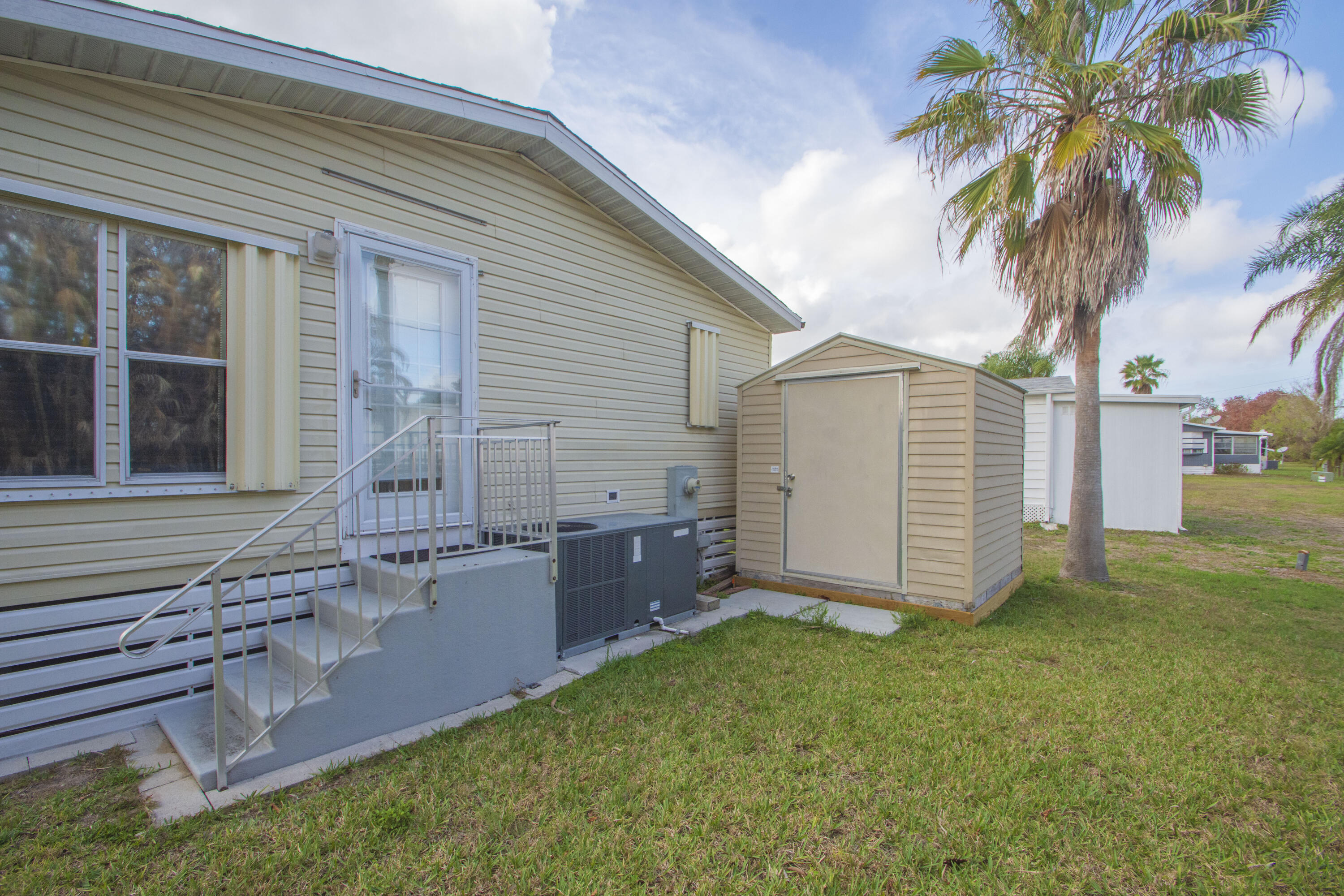 Spanish Lakes Riverfront - Residential