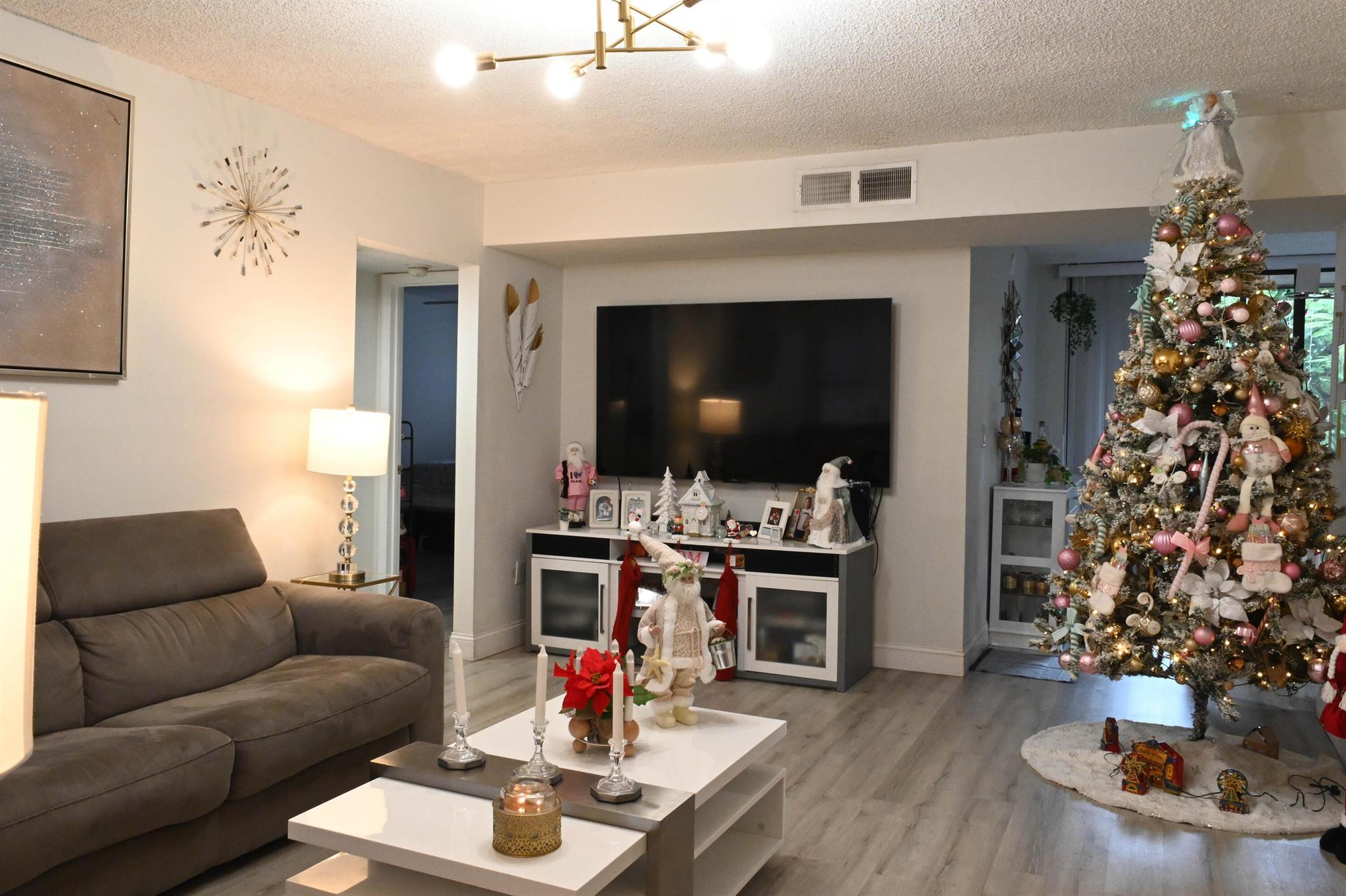 THE HORIZON WEST CONDO - Residential