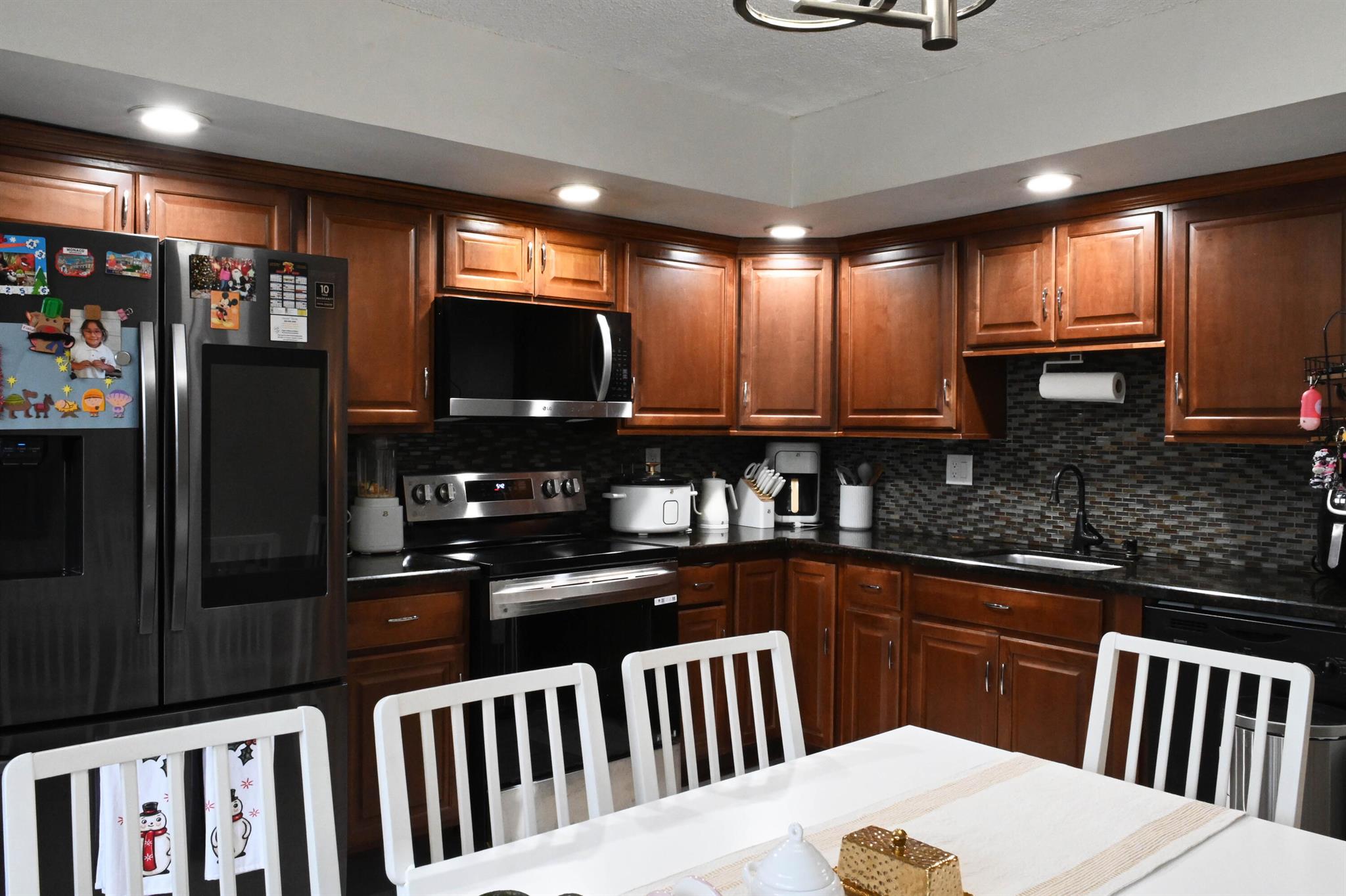 THE HORIZON WEST CONDO - Residential