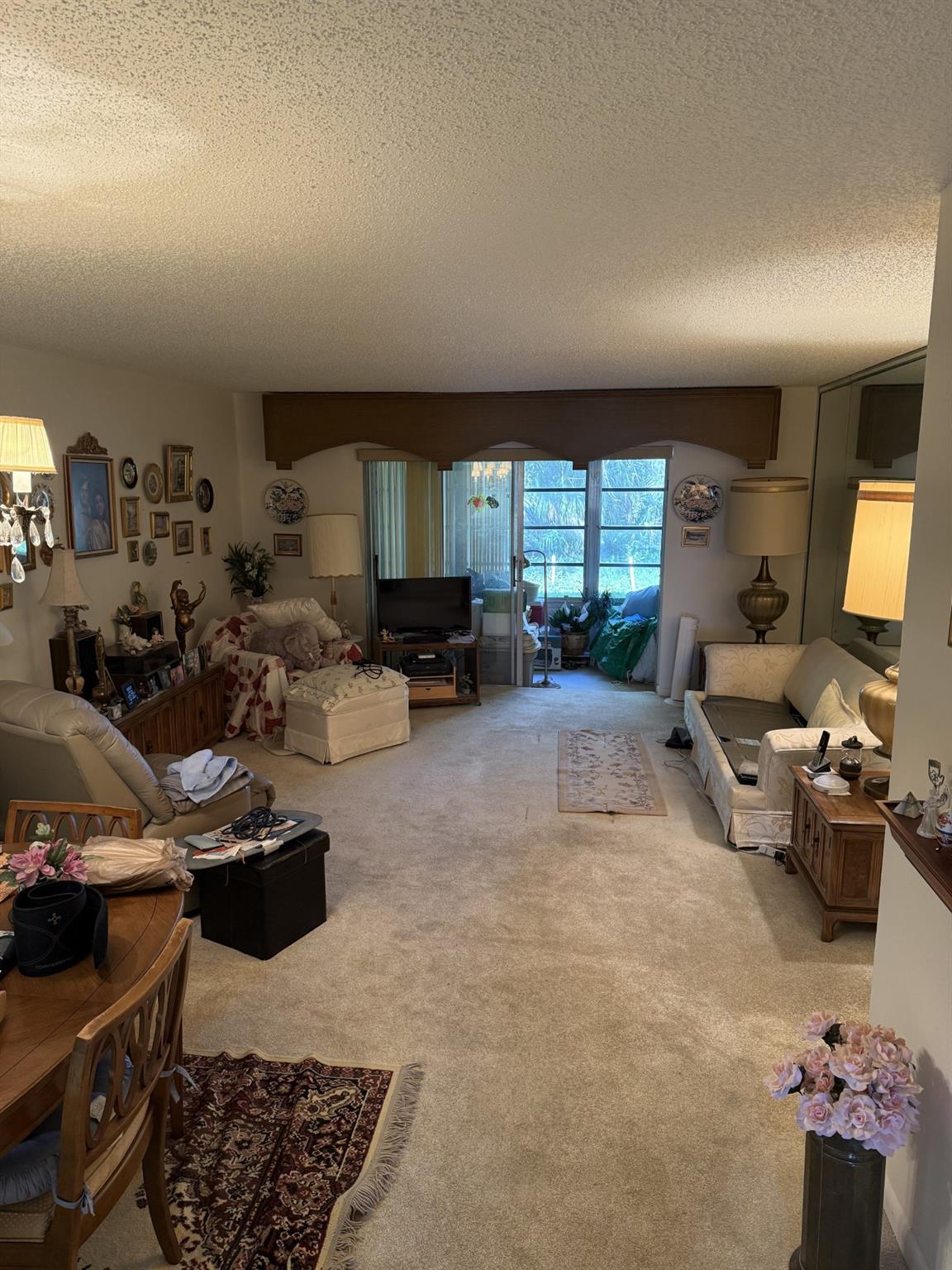 PRICE REDUCTION!!!!!!!!2 bedroom 2 bath condo with lake and golf course view from your living room, screened in patio, and master bedroom. Incredibly maintained for over 30 years! Stackable washer and dryer in your unit.