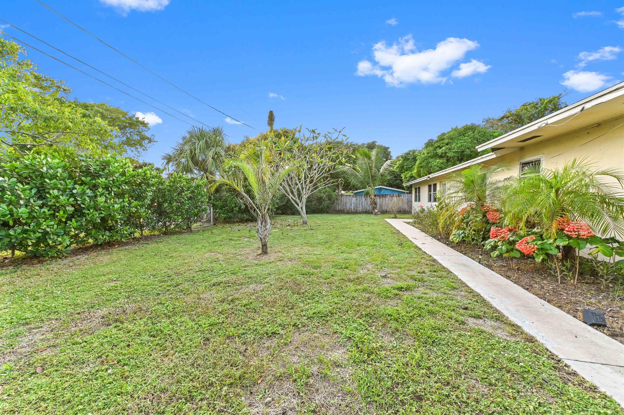 PALM BEACH FARMS - Residential