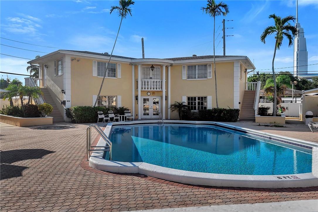 2230 NE 56th Place 208