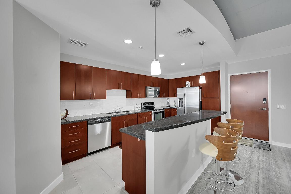 300 S Australian Avenue 1119