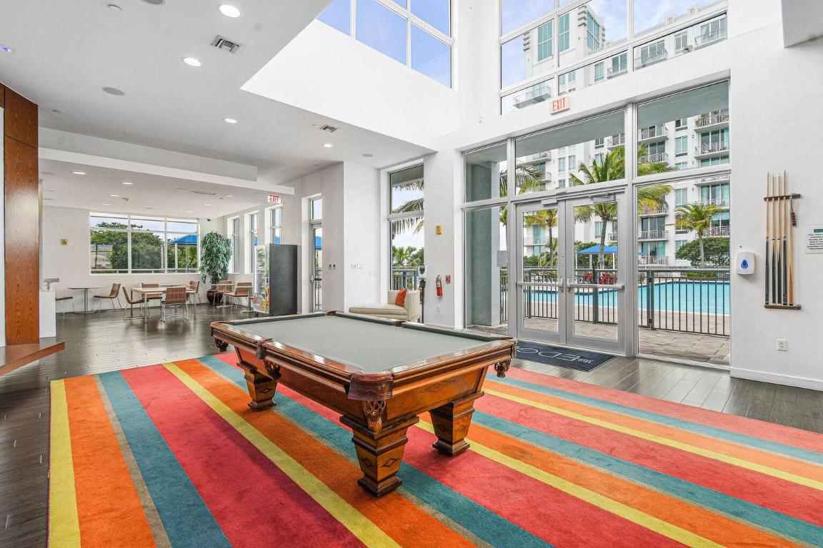 EDGE CONDO - Residential