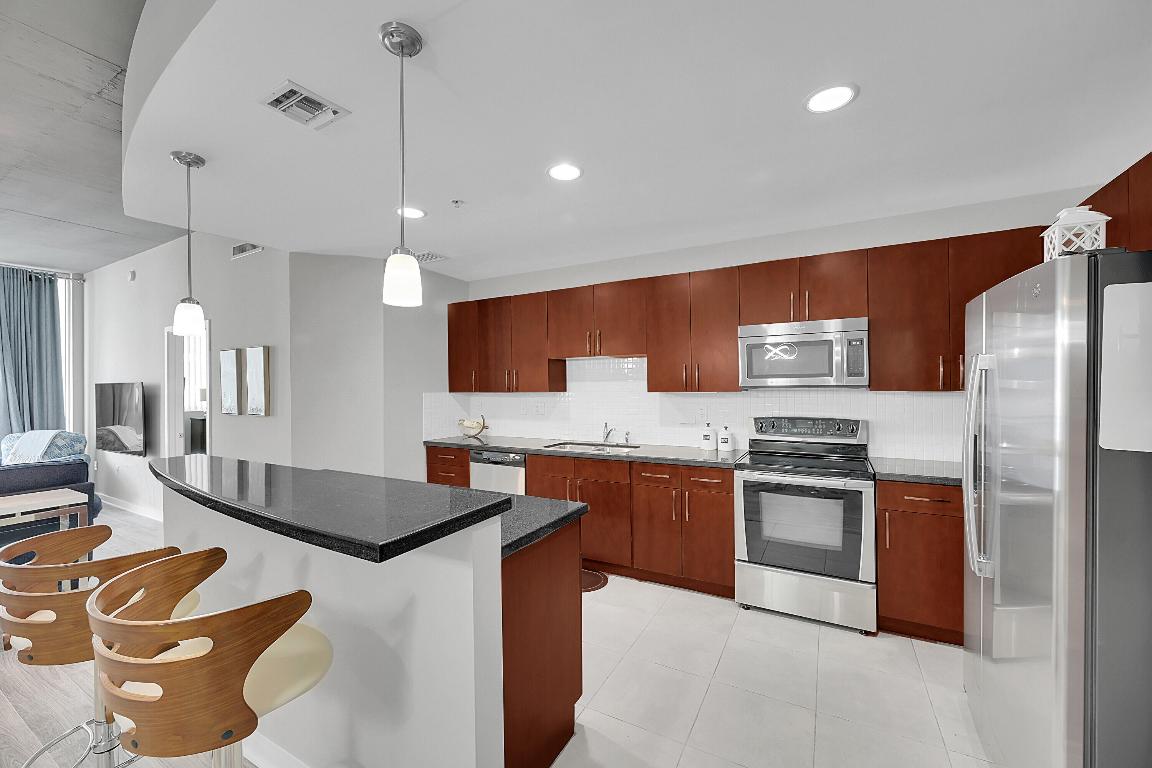 300 S Australian Avenue 1119