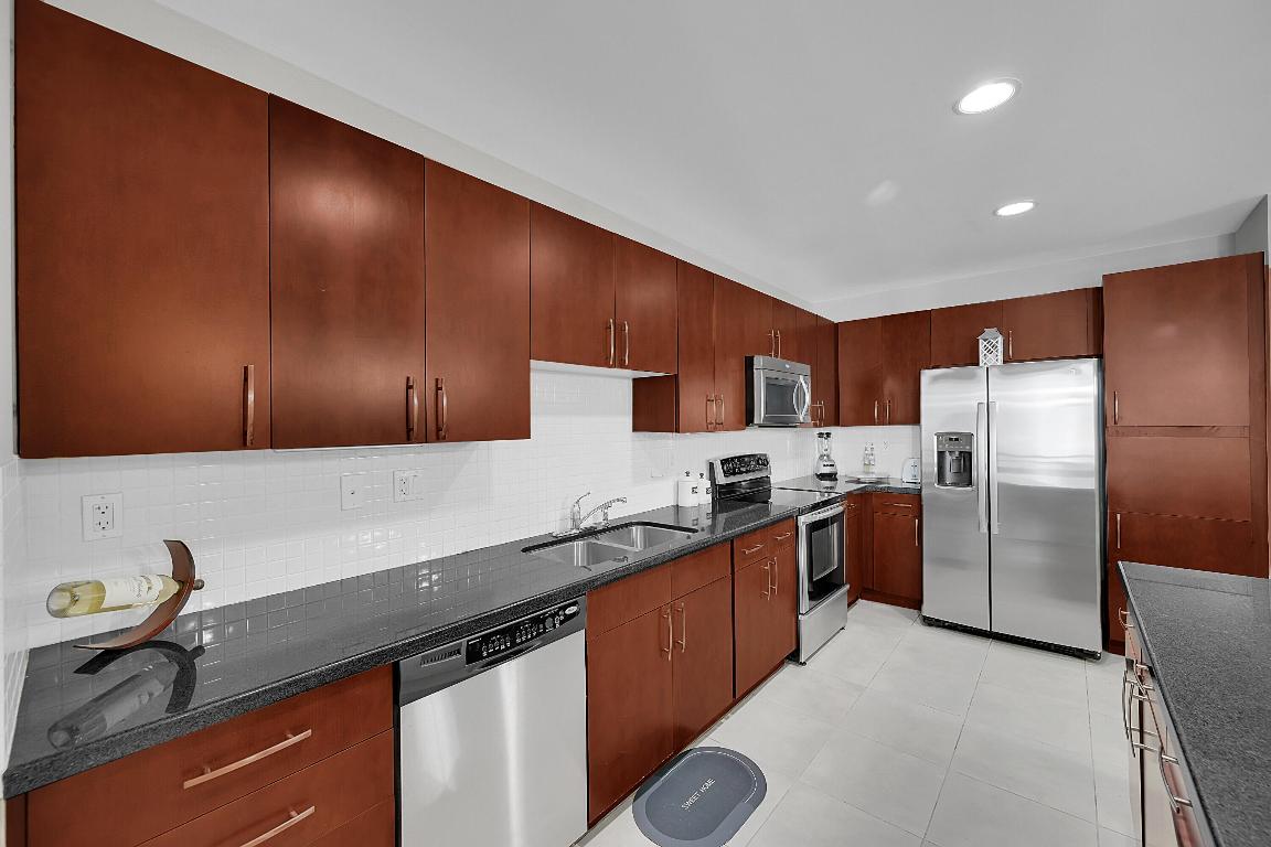 300 S Australian Avenue 1119