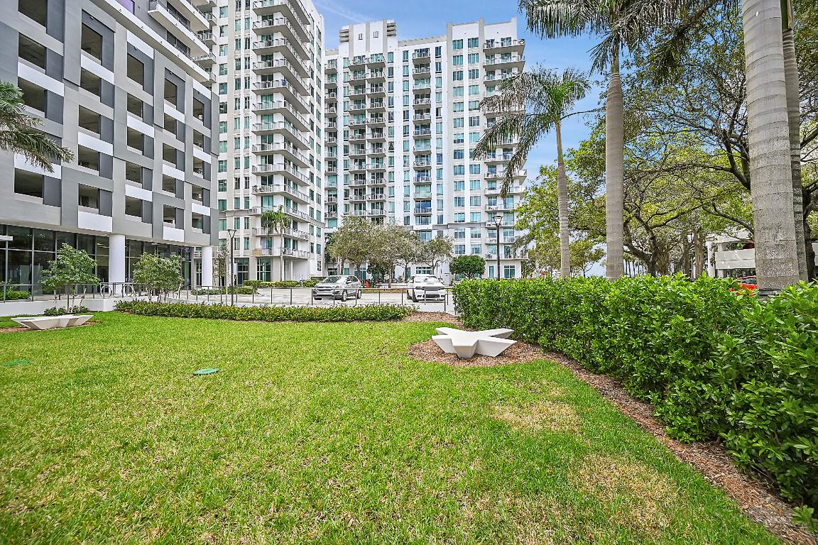 EDGE CONDO - Residential