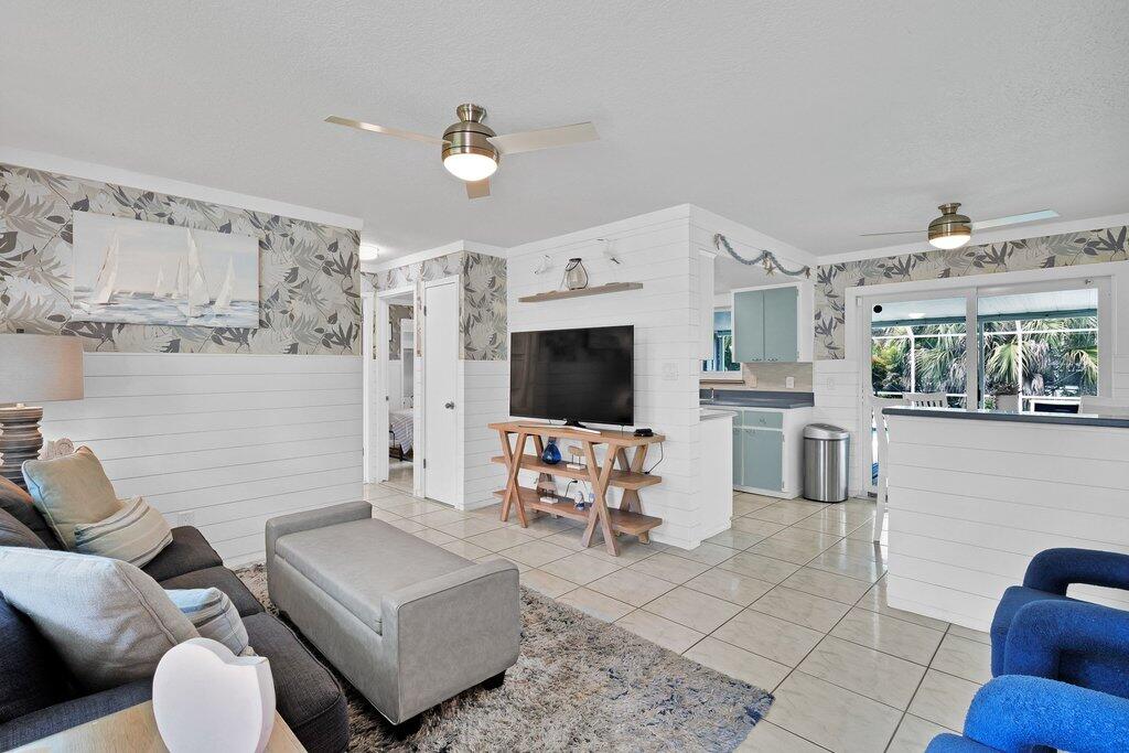 LAURELWOOD UNIT 1 - Residential