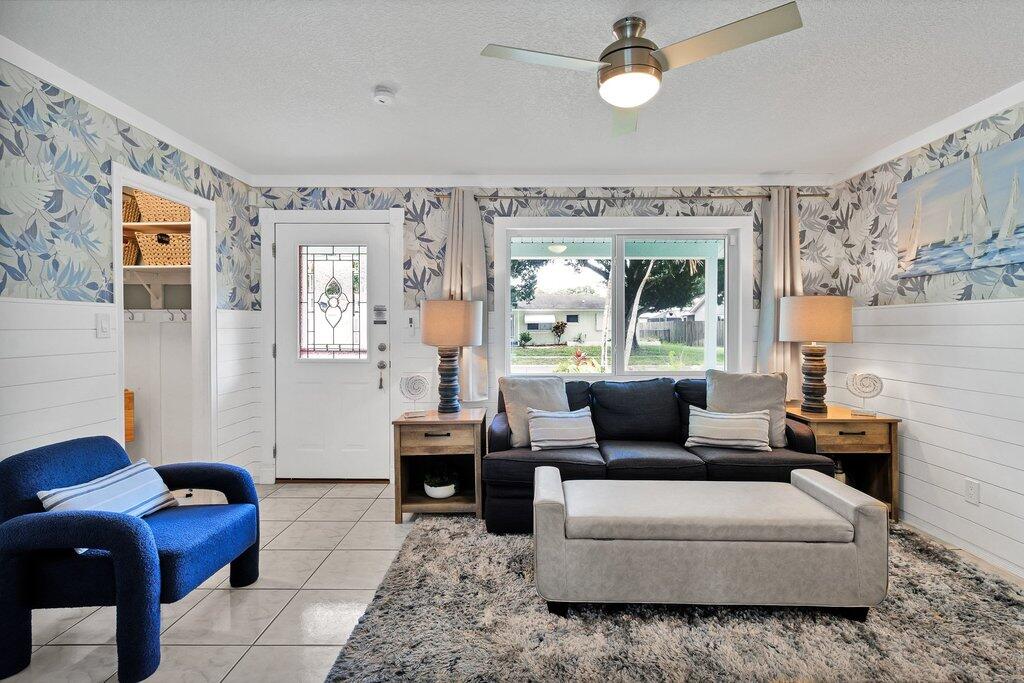 LAURELWOOD UNIT 1 - Residential