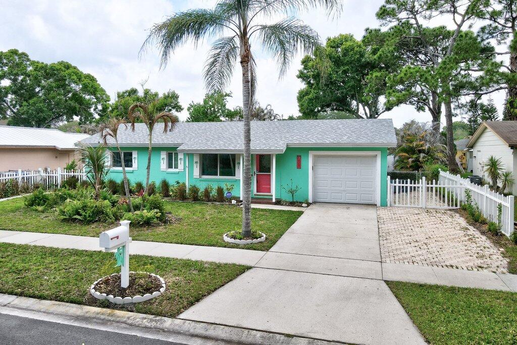 LAURELWOOD UNIT 1 - Residential