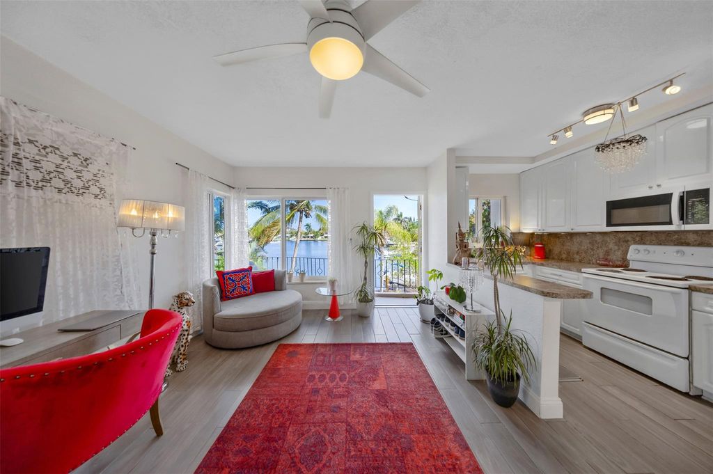 Photo of 1400 SE 7th Avenue #3, Pompano Beach, FL 33060 (MLS # F10423860)