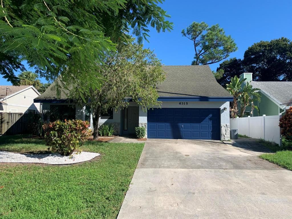 Photo of 6315 Lucerne Street, Jupiter, FL 33458 (MLS # R10745426)