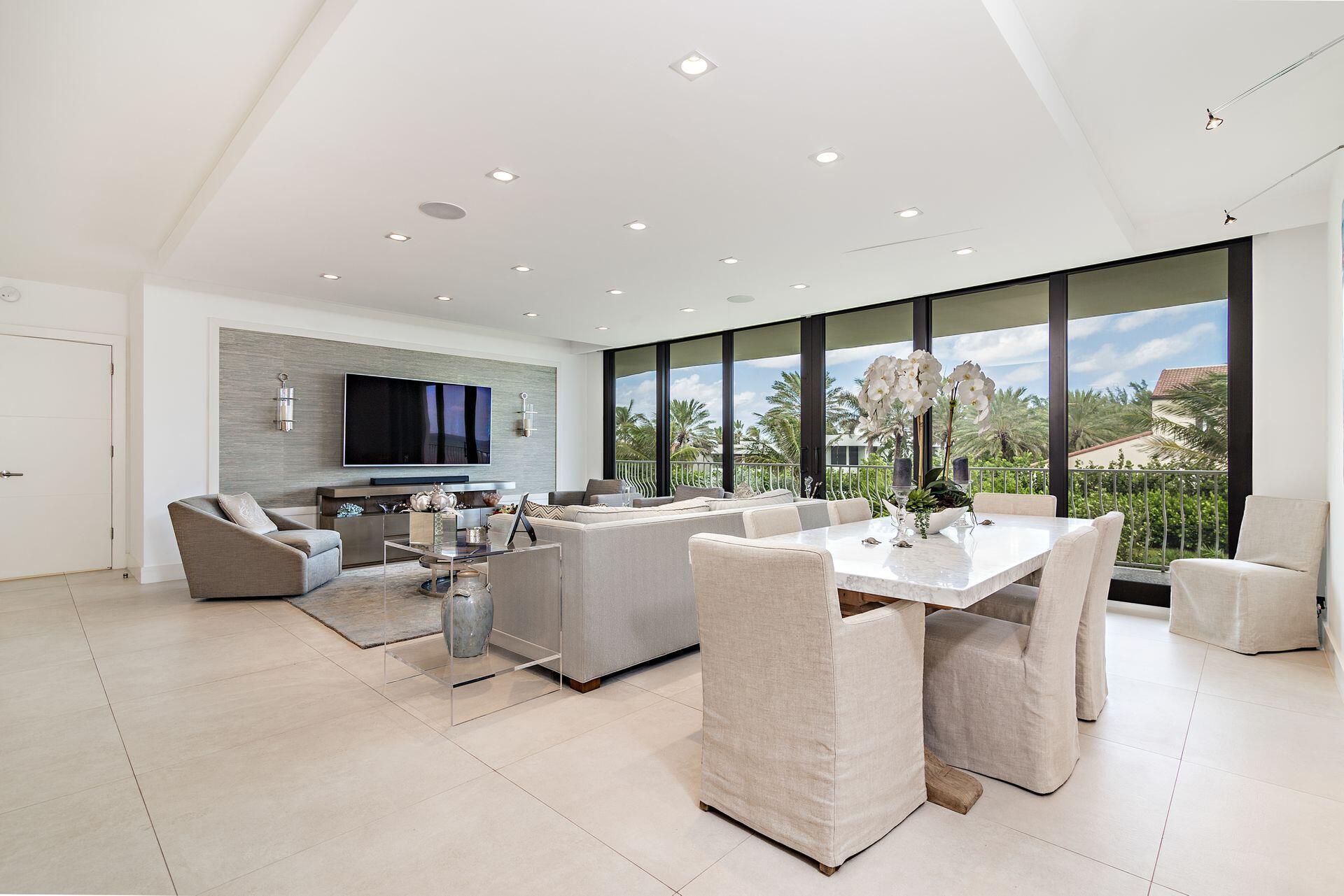 TWO THOUSAND CONDO - Residential