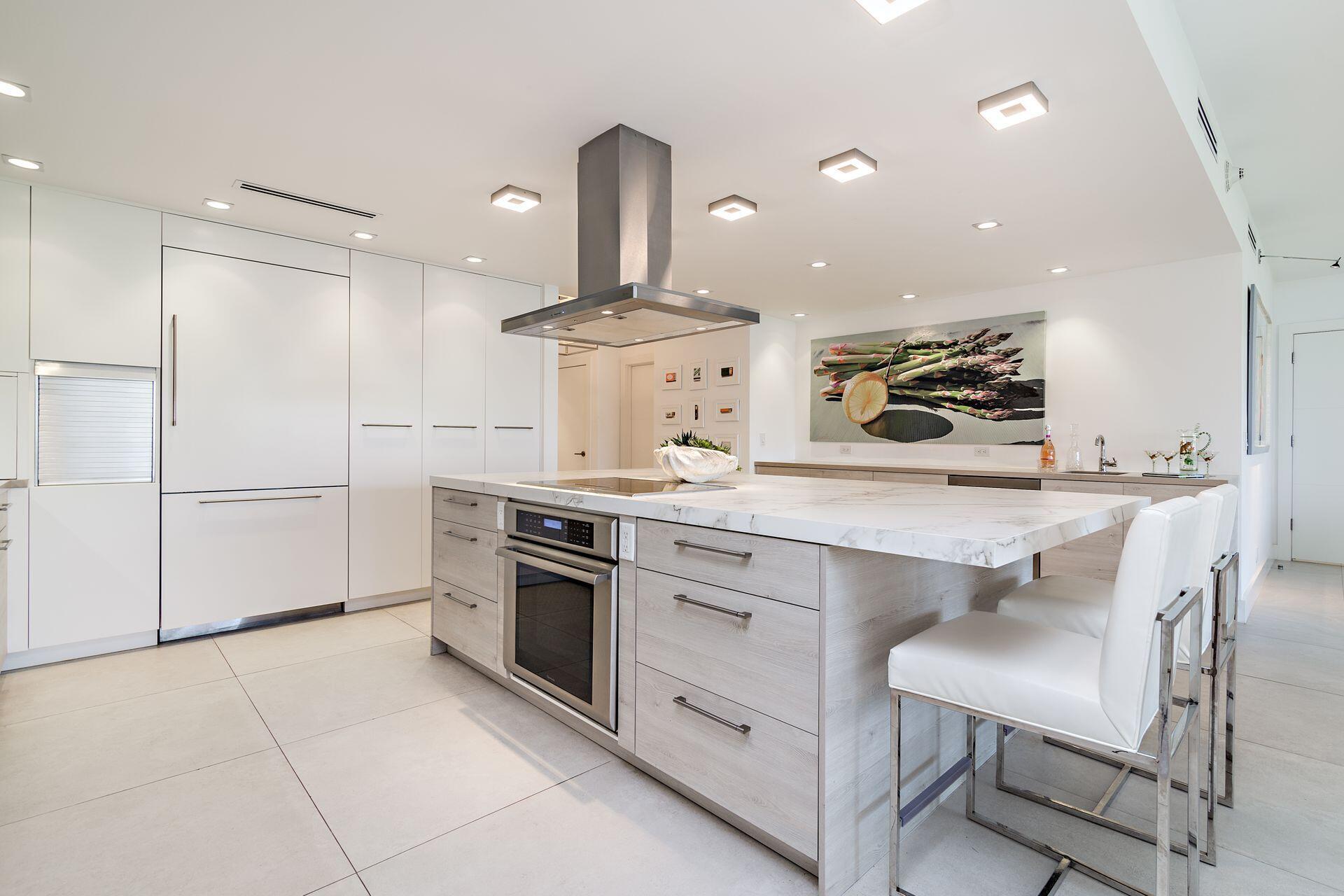 TWO THOUSAND CONDO - Residential