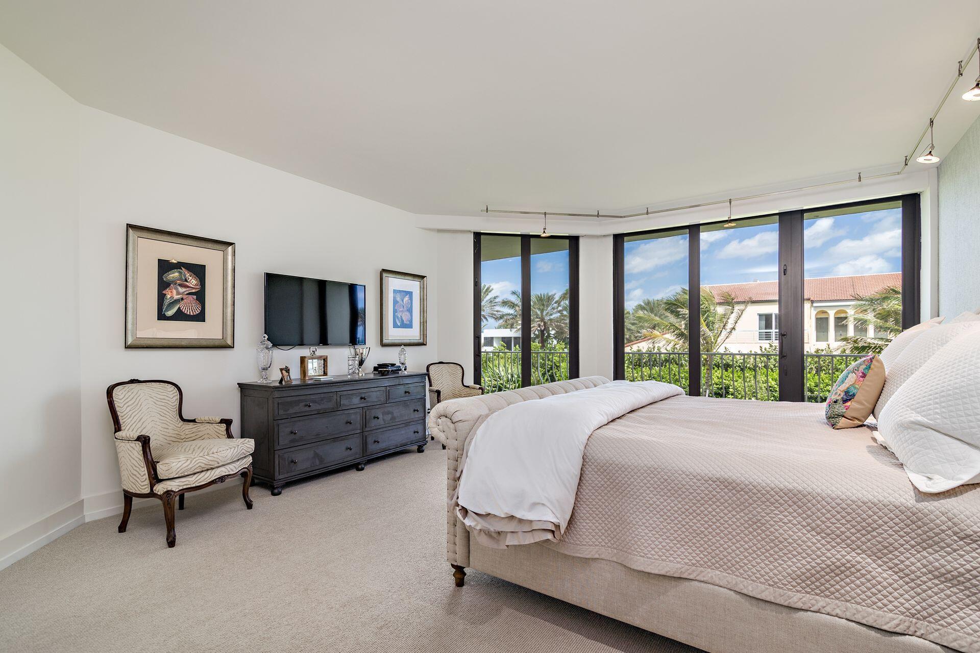 TWO THOUSAND CONDO - Residential