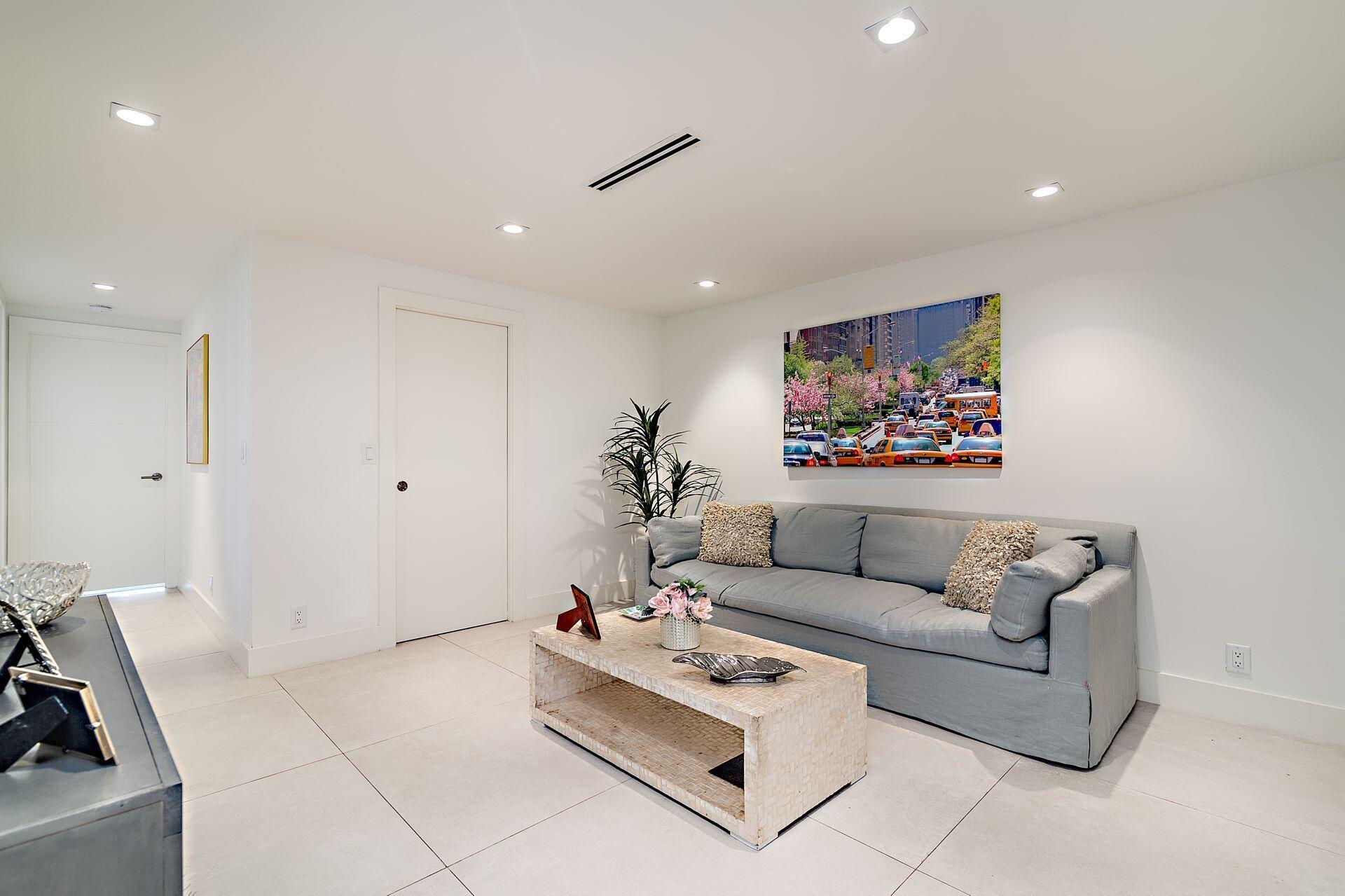 TWO THOUSAND CONDO - Residential