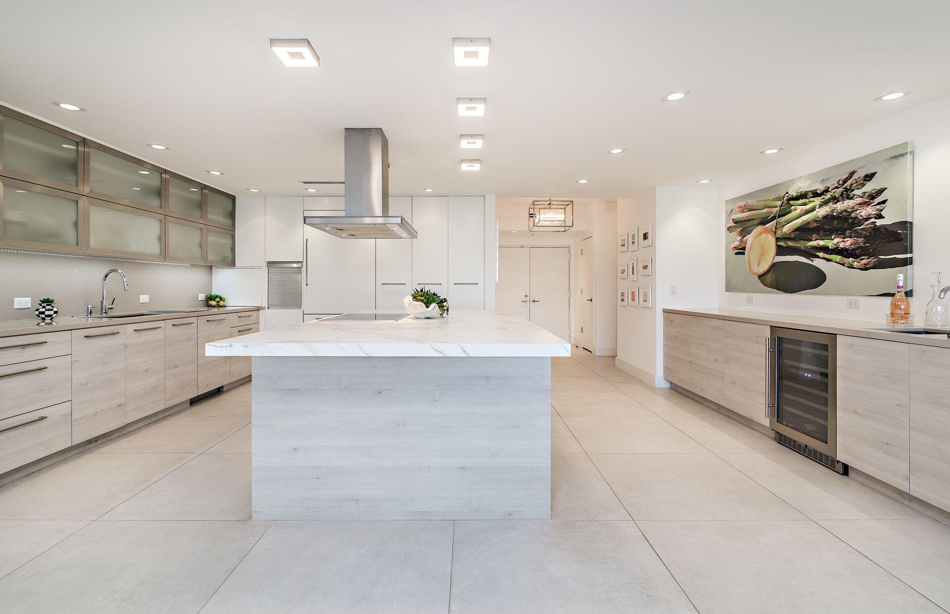 TWO THOUSAND CONDO - Residential