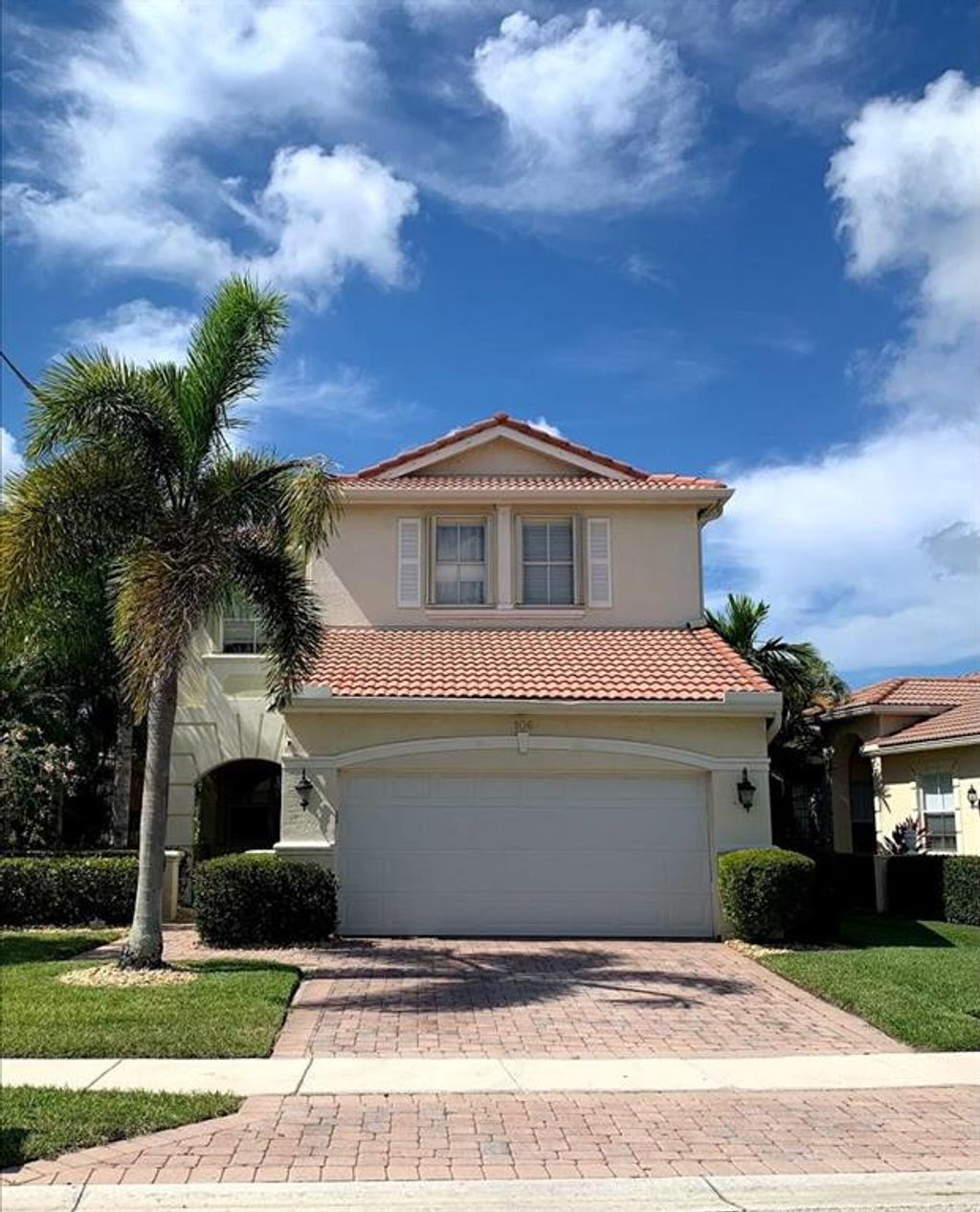 Photo of 106 Isle Verde Way, Palm Beach Gardens, FL 33418 (MLS # R10719343)