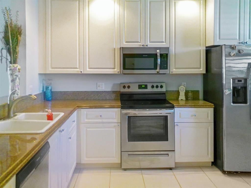 Photo of 23 Harbour Isle Drive W #303, Fort Pierce, FL 34949 (MLS # R10669445)