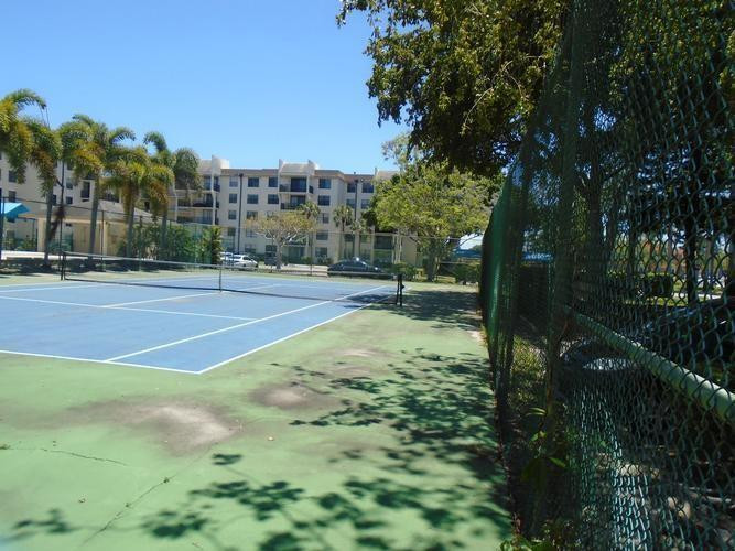 THE GATE CONDO - Residential