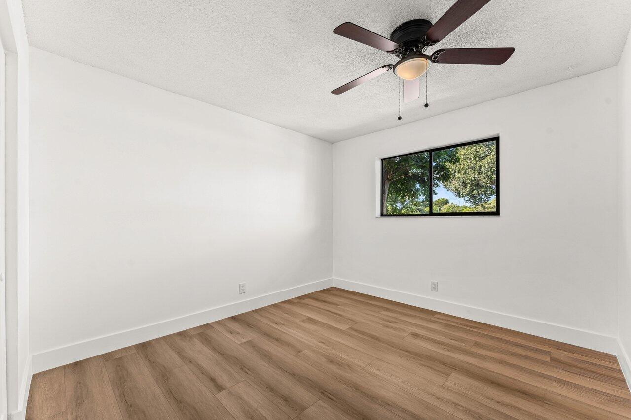 TIVOLI TRACE CONDO NO 8 - Residential