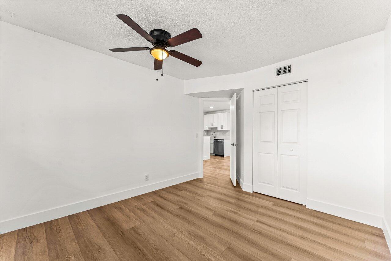 TIVOLI TRACE CONDO NO 8 - Residential