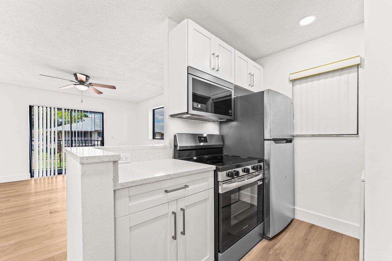 TIVOLI TRACE CONDO NO 8 - Residential