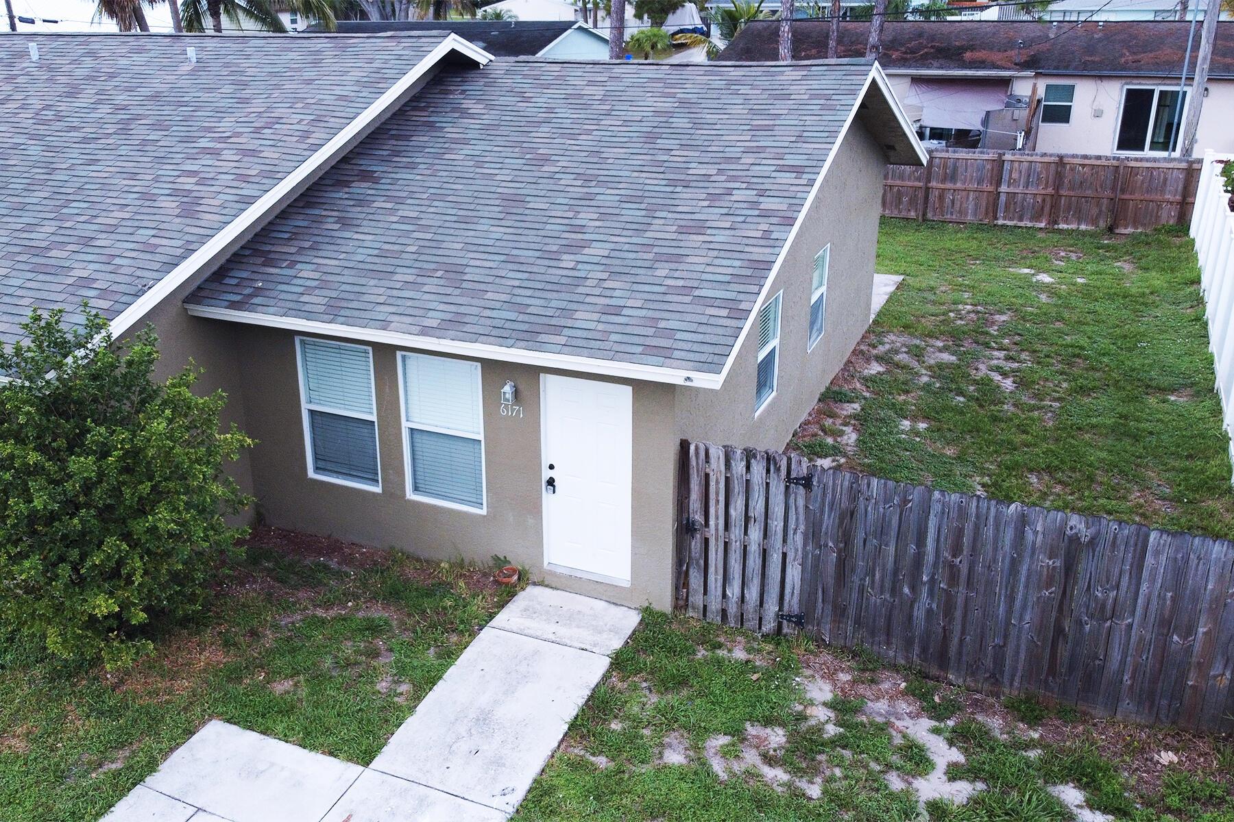 NORTH PALM BEACH HEIGHTS - Residential Lease