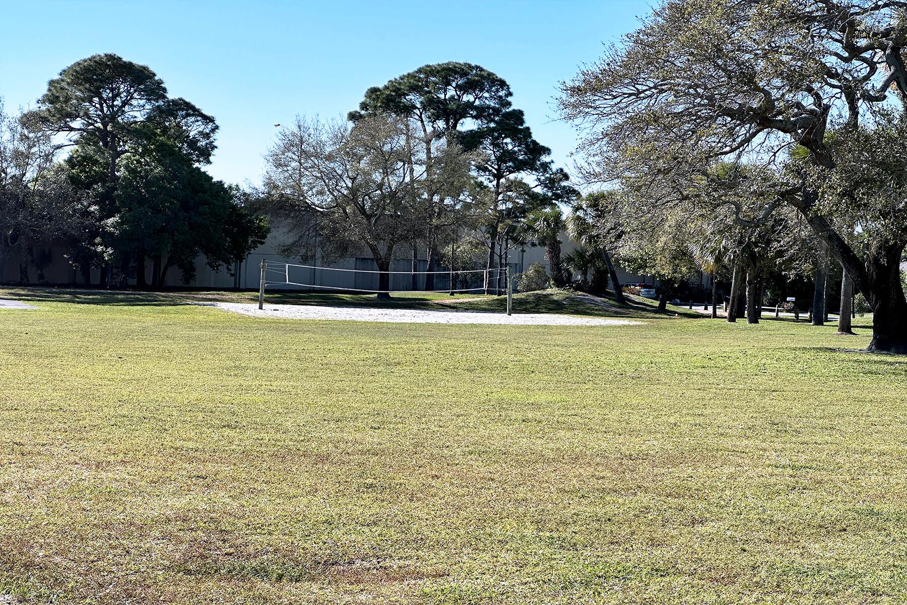 NORTH PALM BEACH HEIGHTS - Residential Lease