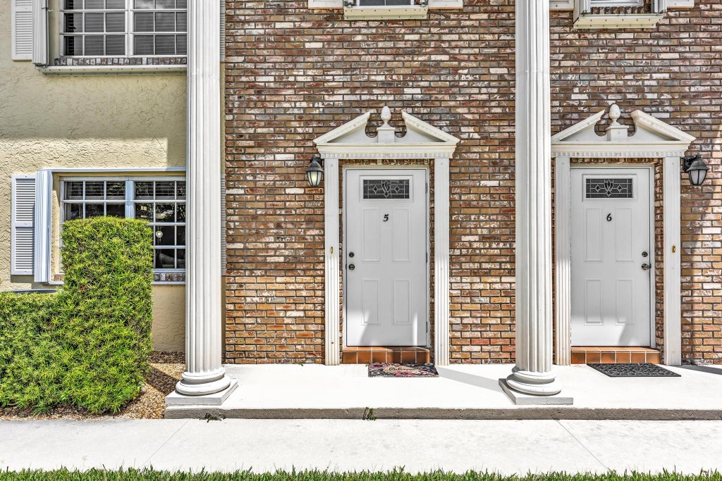 Photo of 60 SW 5TH Avenue #0050, Boca Raton, FL 33432 (MLS # B26064164)