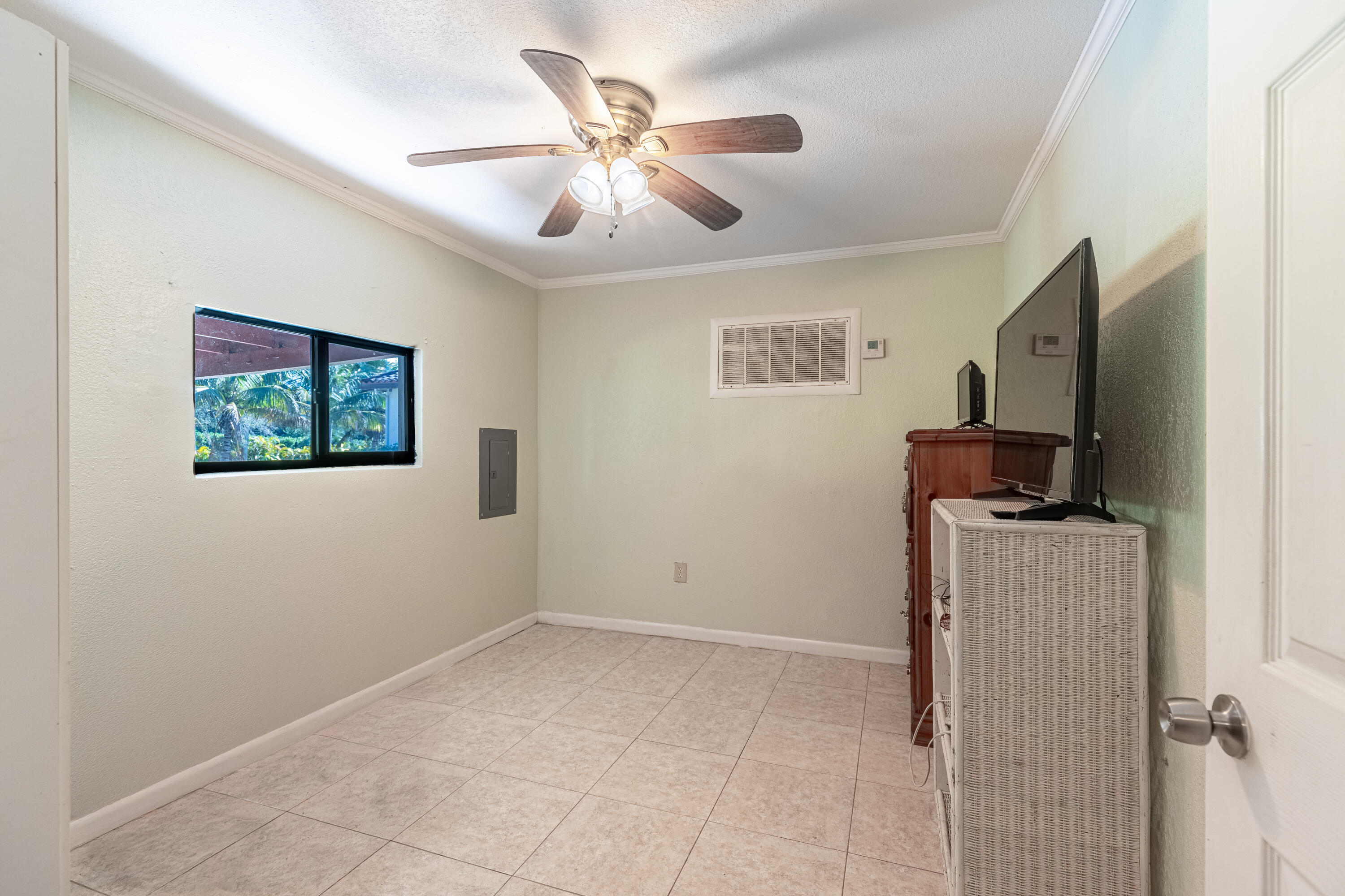 LOXAHATCHEE GROVES - Residential