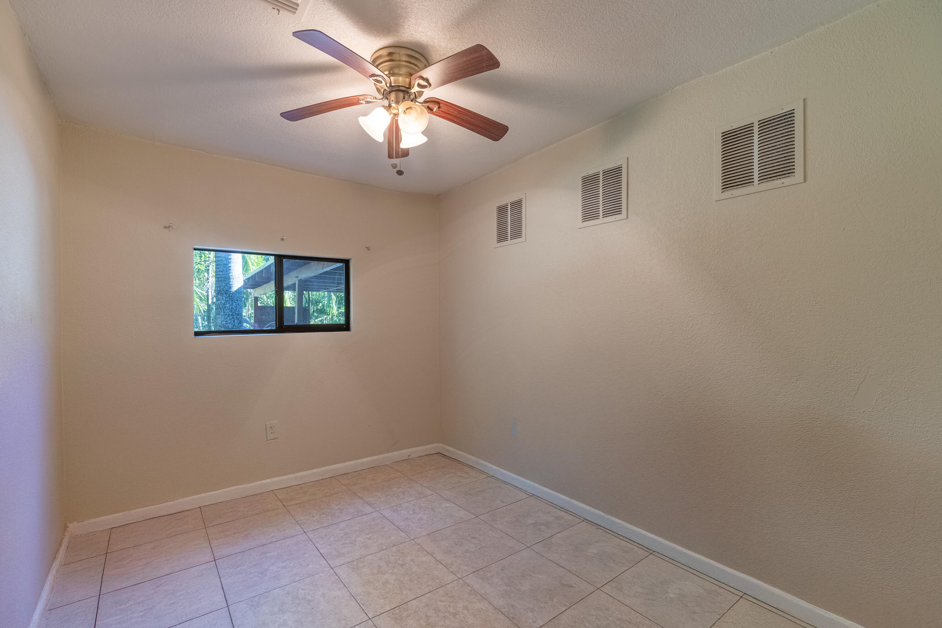 LOXAHATCHEE GROVES - Residential