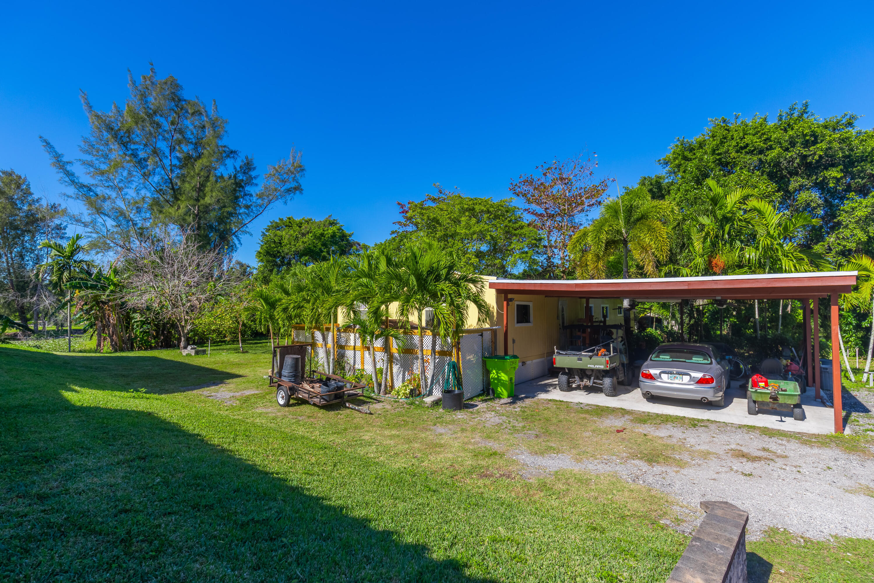 LOXAHATCHEE GROVES - Residential
