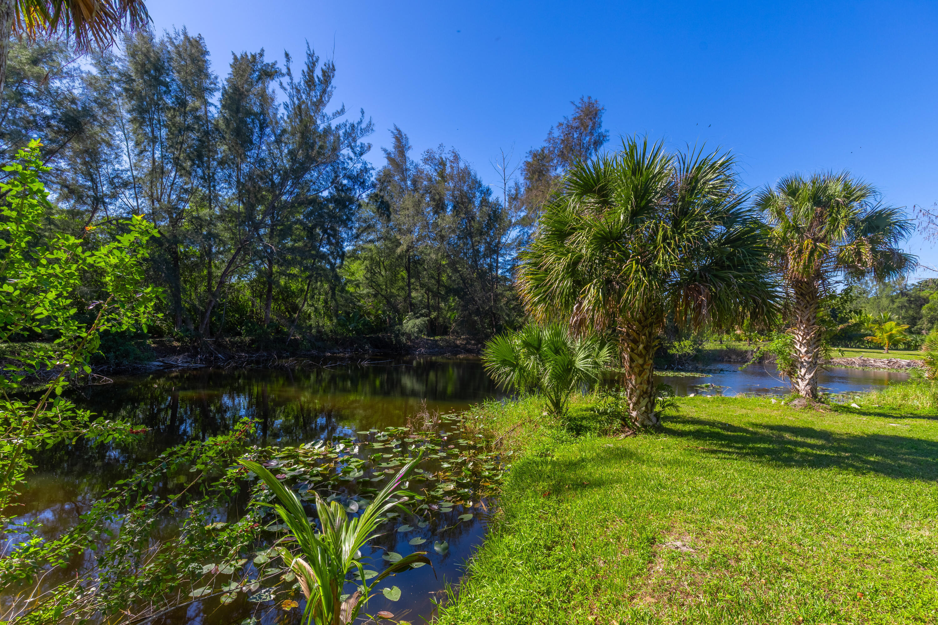 LOXAHATCHEE GROVES - Residential
