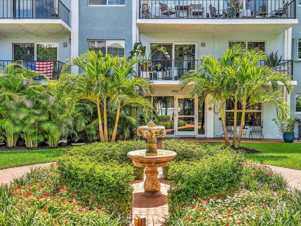 Photo of 3002 NE 5th Terrace #101-B, Wilton Manors, FL 33334 (MLS # B26062583)