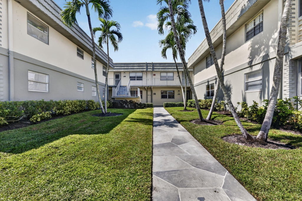 Photo of 542 Monaco Way, Delray Beach, FL 33446 (MLS # B26085096)