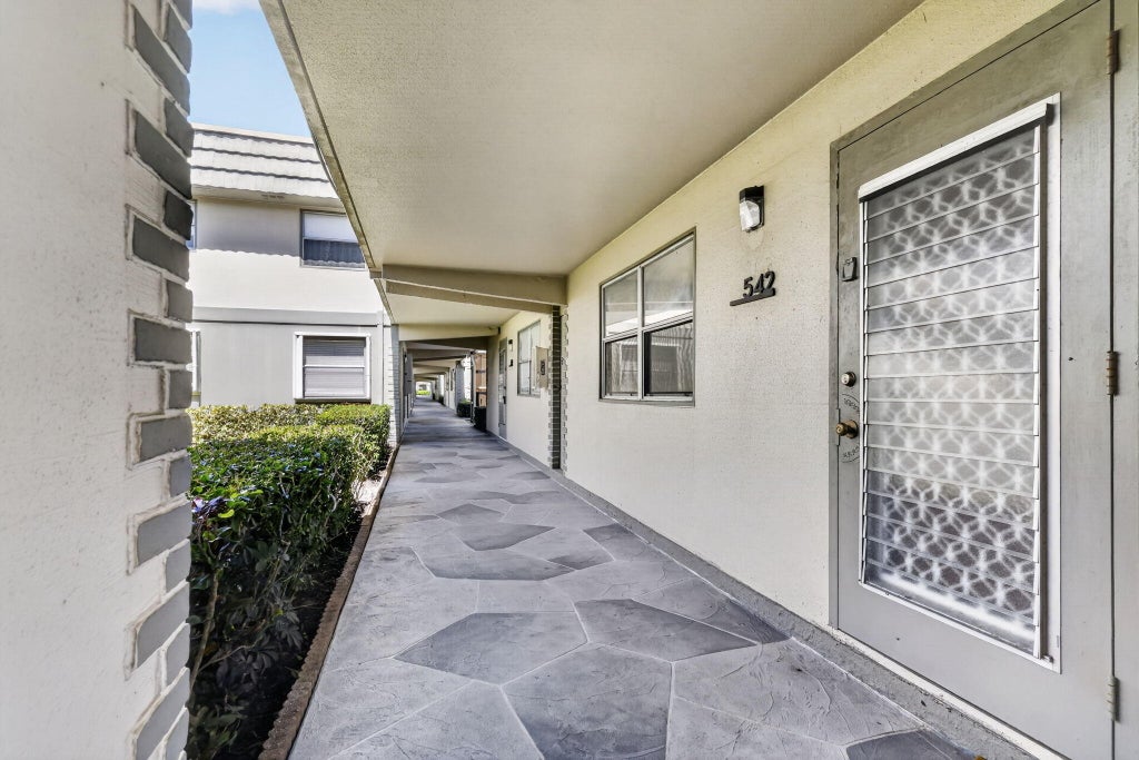 Photo of 542 Monaco Way, Delray Beach, FL 33446 (MLS # B26085096)