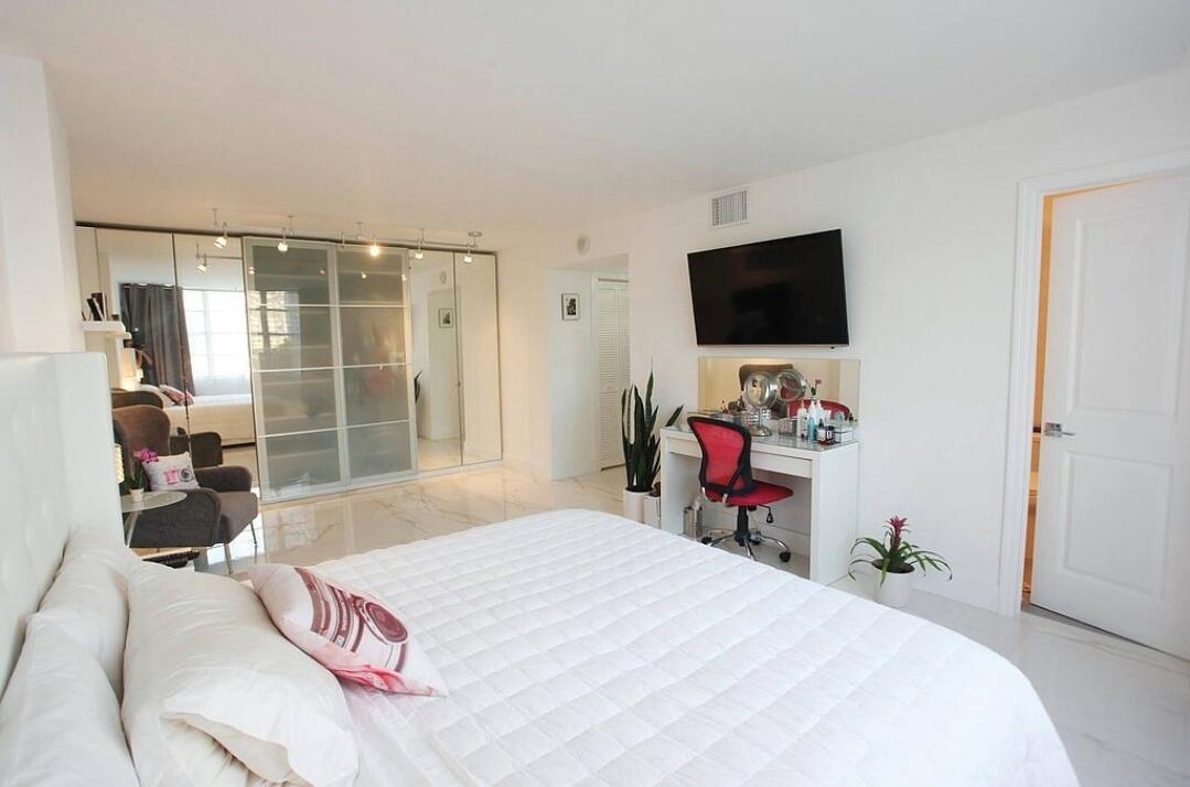 GOLDEN SURF TOWERS CONDO - Residential