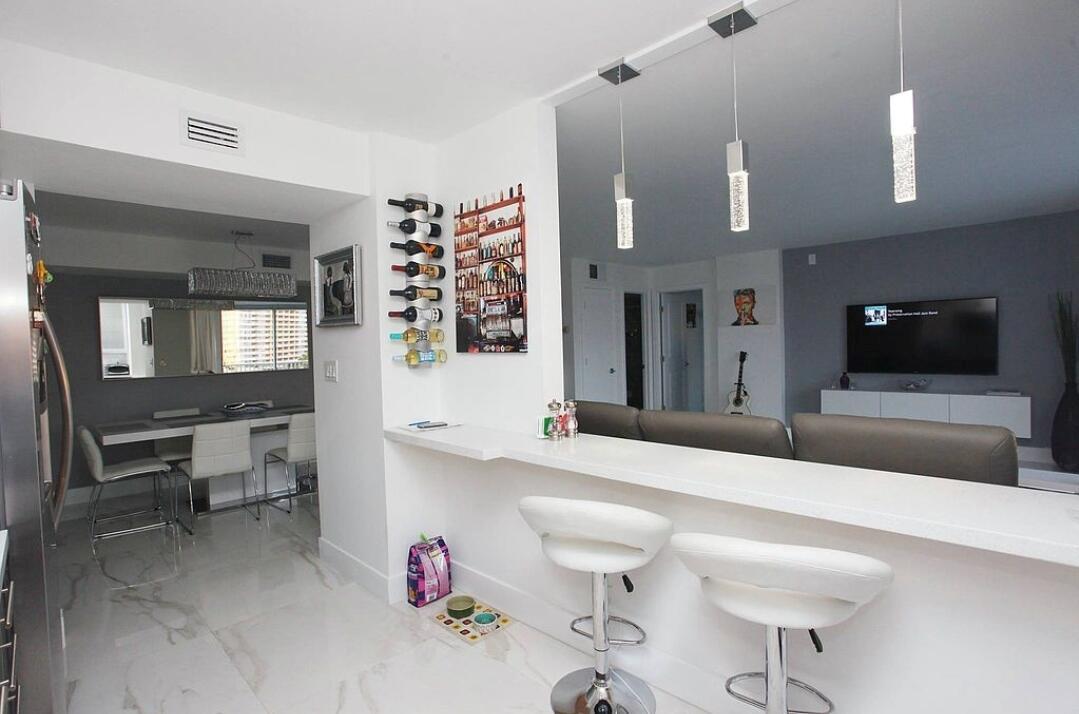 GOLDEN SURF TOWERS CONDO - Residential