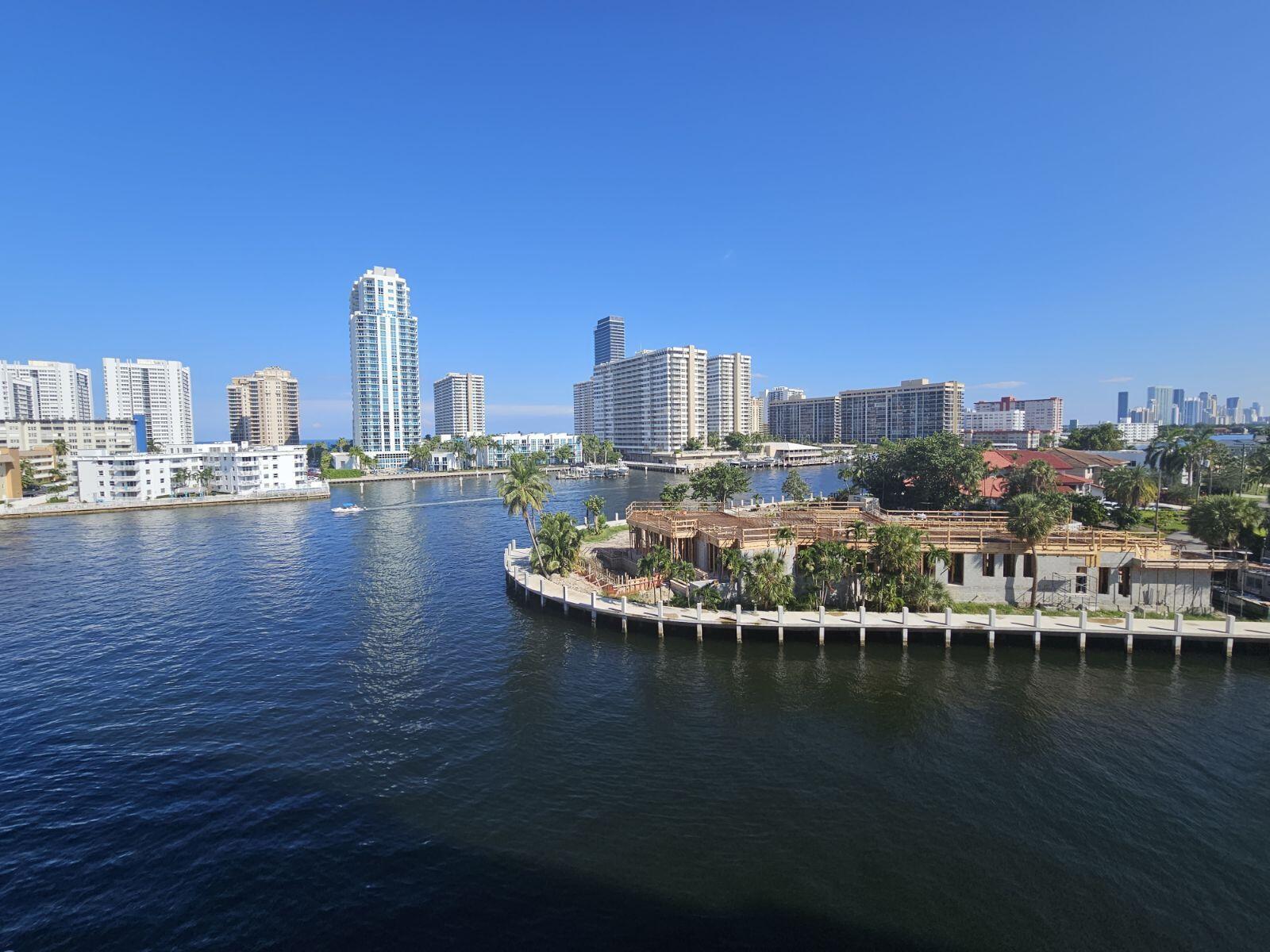 GOLDEN SURF TOWERS CONDO - Residential