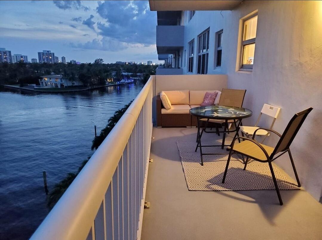 GOLDEN SURF TOWERS CONDO - Residential