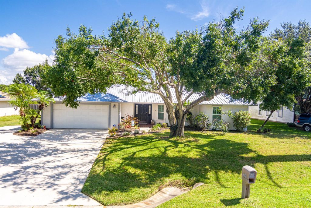 Photo of 1004 W Weatherbee Road, Fort Pierce, FL 34982 (MLS # R11106466)