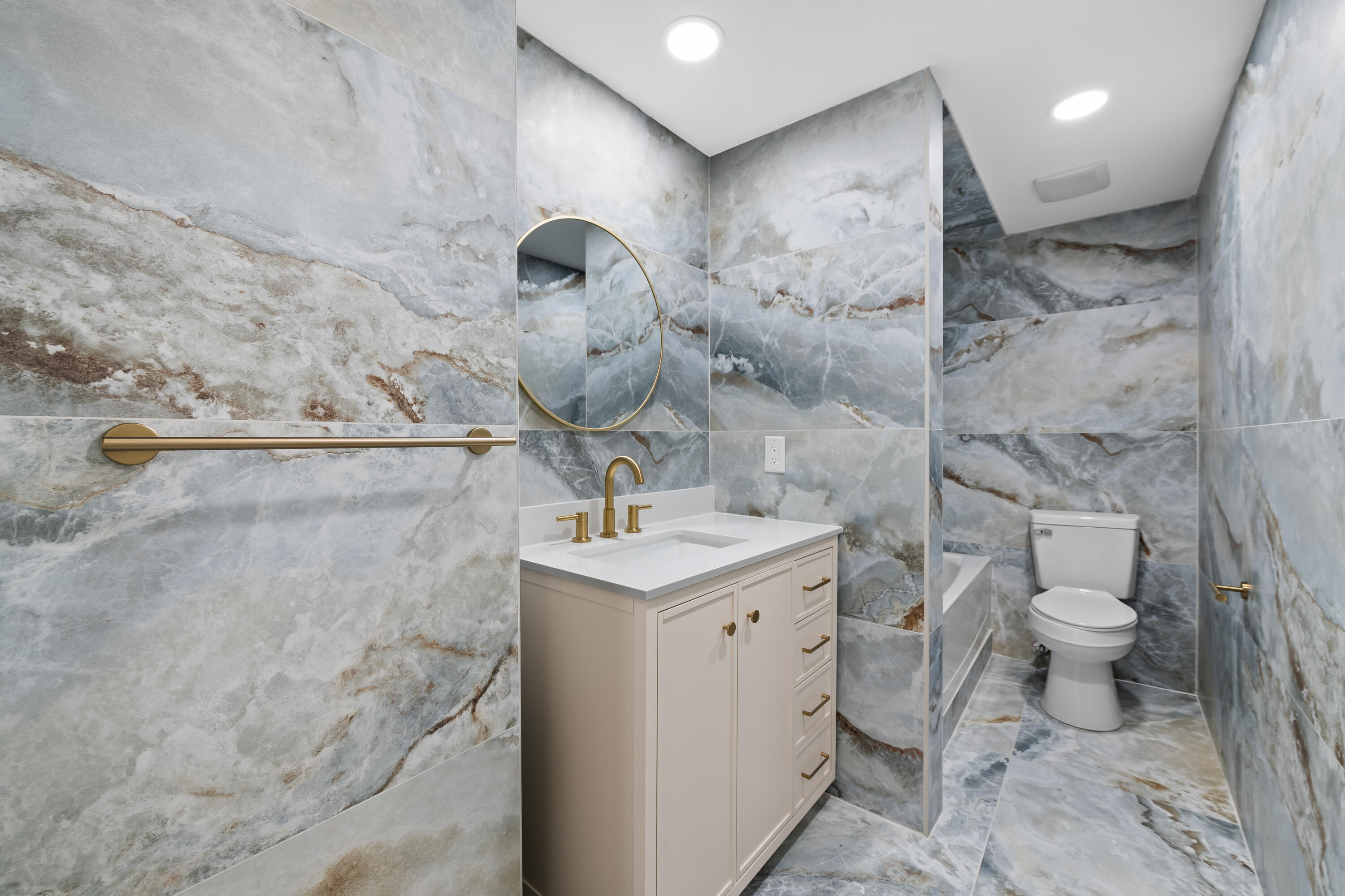 GALT TOWERS CONDOMINIUM - Residential