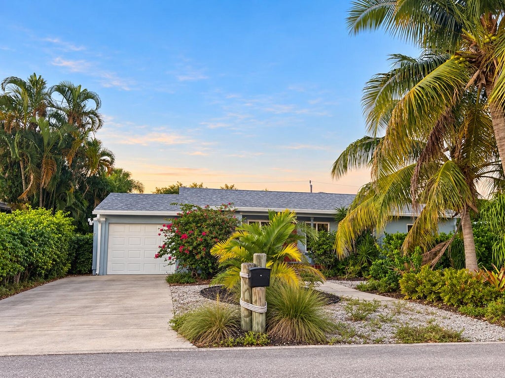 Photo of 164 BRYN MAWR Drive, Lake Worth Beach, FL 33460 (MLS # B26093243)