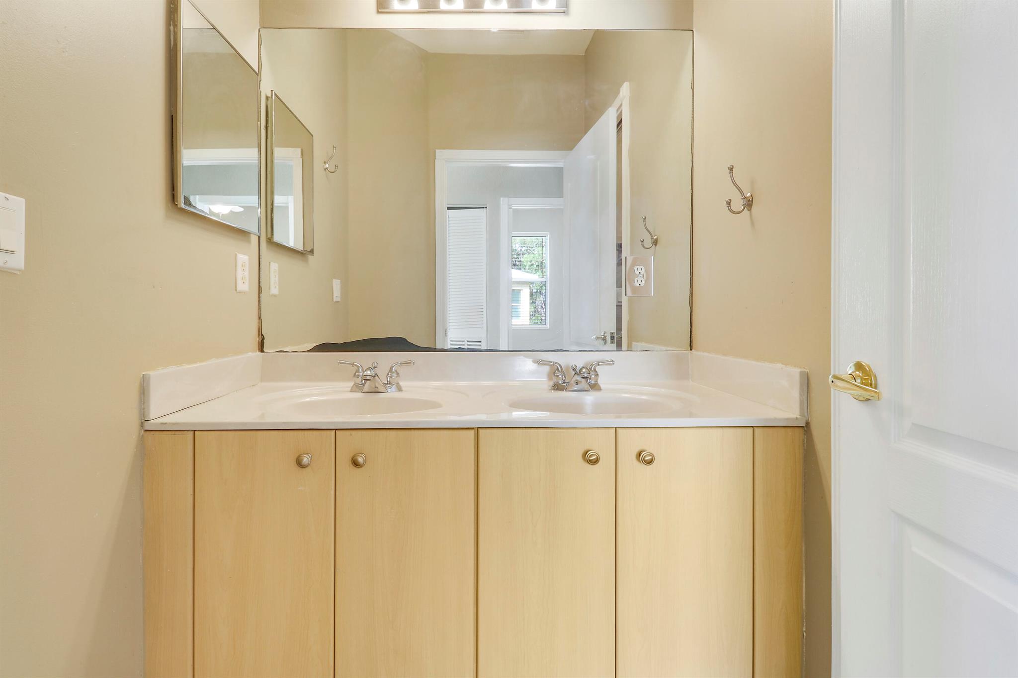 PORTOFINO SHORES PHASE TH - Residential Lease